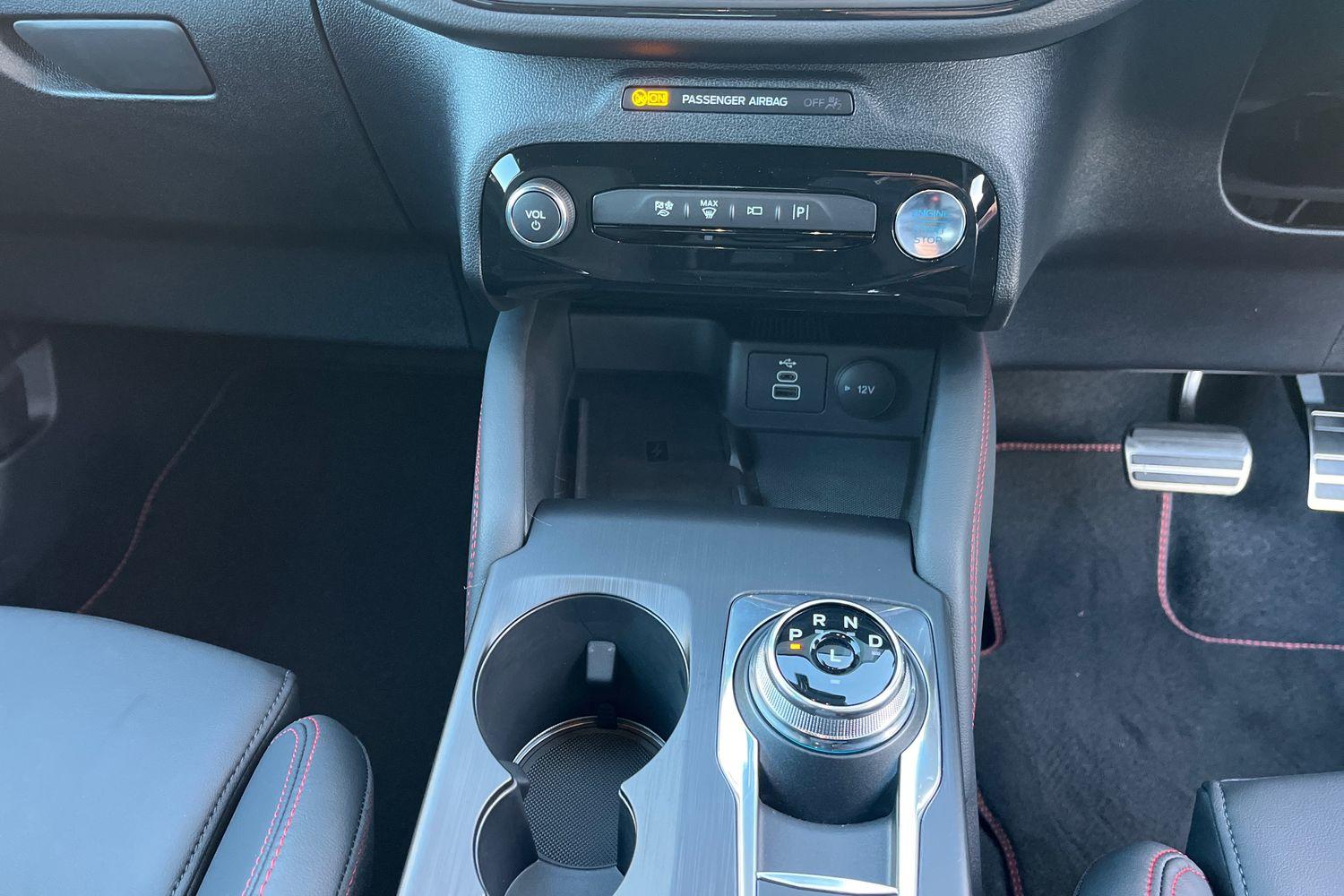 Ford KUGA Photo 32