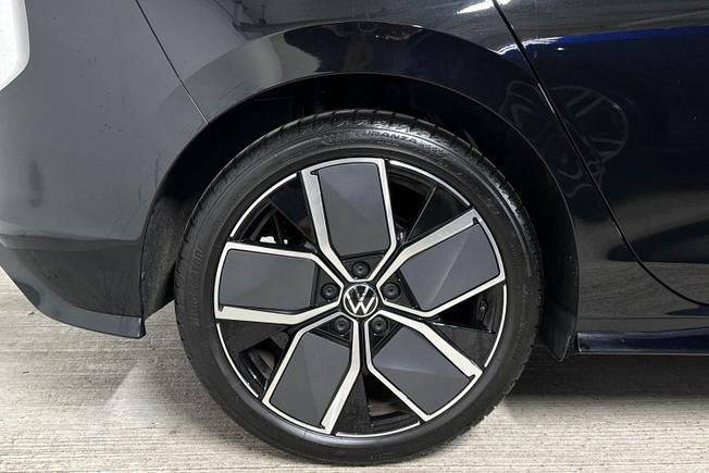 VOLKSWAGEN Golf Photo 5