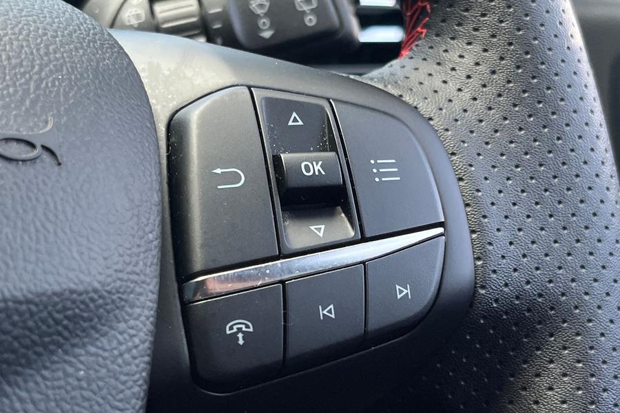 Ford KUGA Photo autoimg-2a71d309d89495f7692c371aa8afaa6e4b54475d.jpg