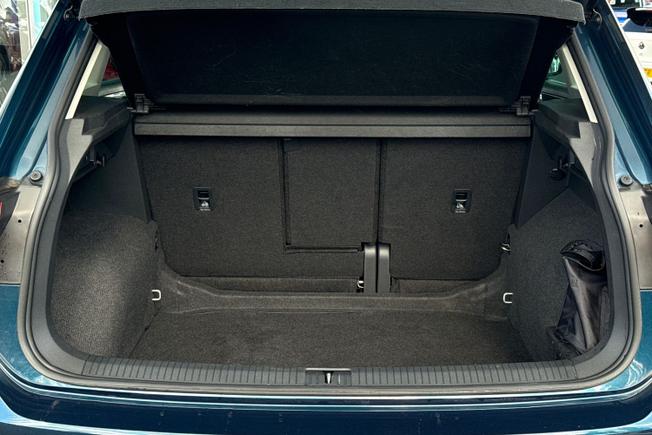 VOLKSWAGEN Tiguan Photo 12