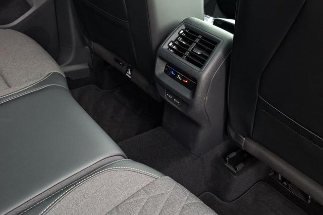 VOLKSWAGEN Tiguan Photo 21