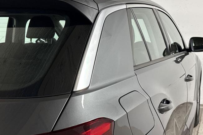 VOLKSWAGEN T-Roc Photo 28