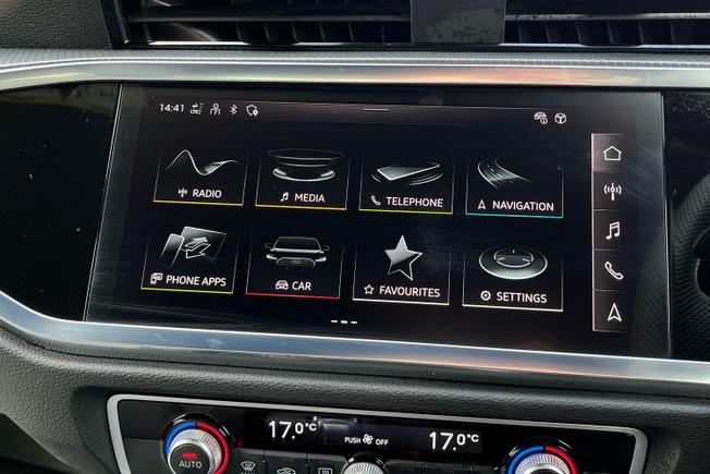AUDI Q3 Photo 13