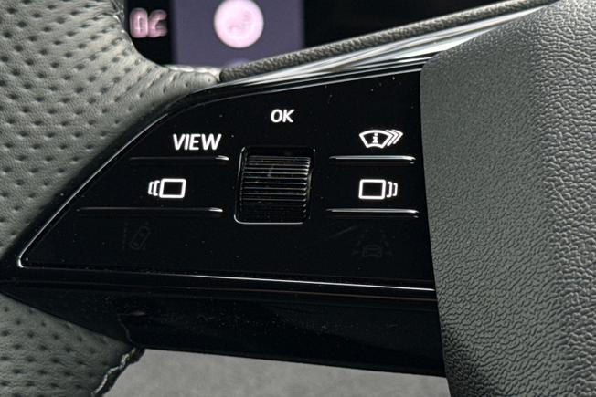 AUDI  Q6 Photo 16