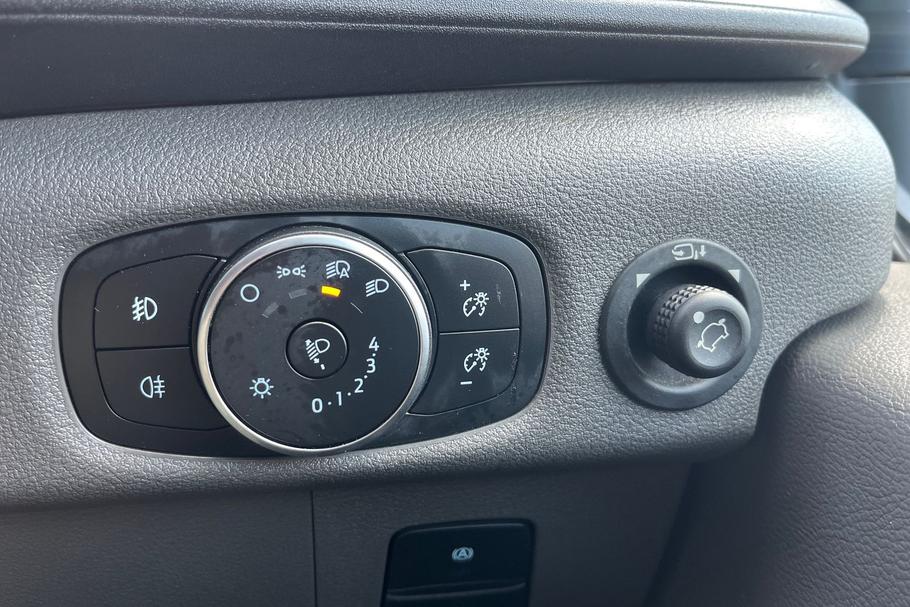 Used Ford TRANSIT LB25GYN 8