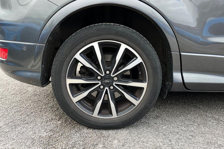Ford Kuga Photo autoimg-2a7bf49deb9df28add981172dc243328e9124b2e.jpg