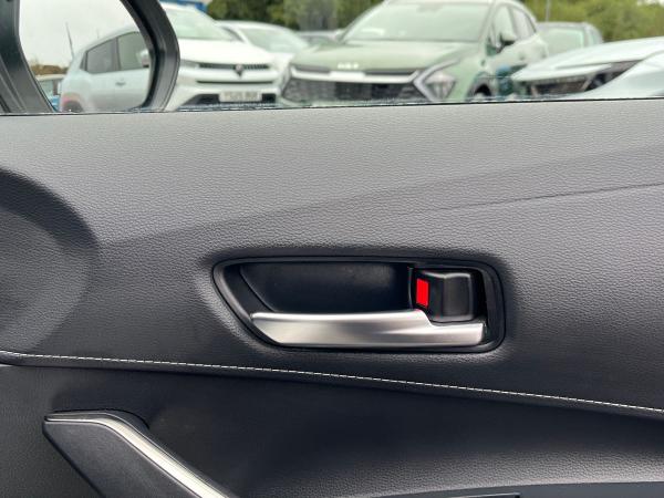 Toyota Corolla Photo autoimg-2a7c925b5f4d661abfaae4f8f36d9804b9fb97b8.jpg