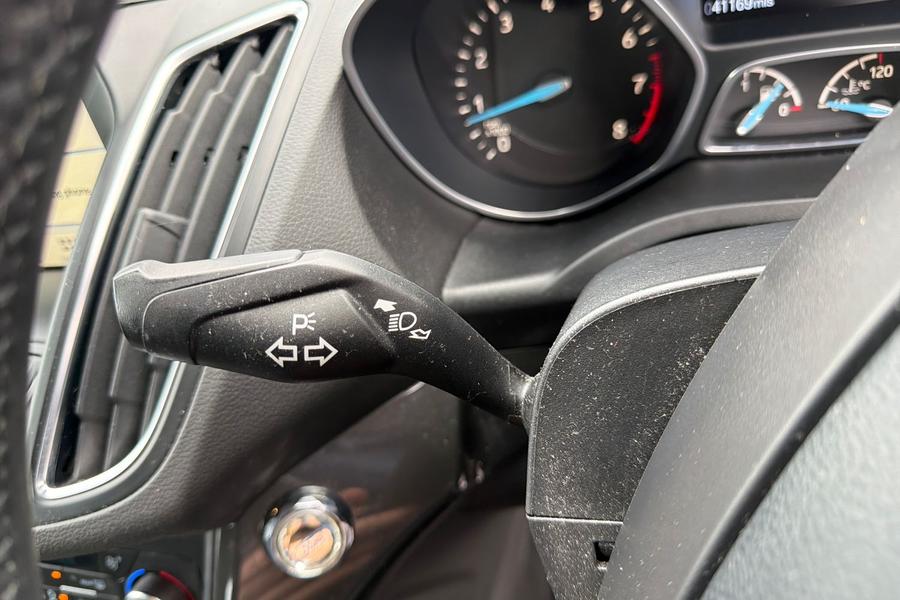 Ford GRAND C-MAX Photo autoimg-2a803d2e3b9997b697562745e1b83448cbe5eaa6.jpg