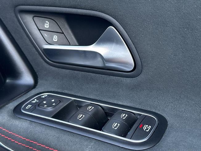MERCEDES-BENZ CLA Photo 44
