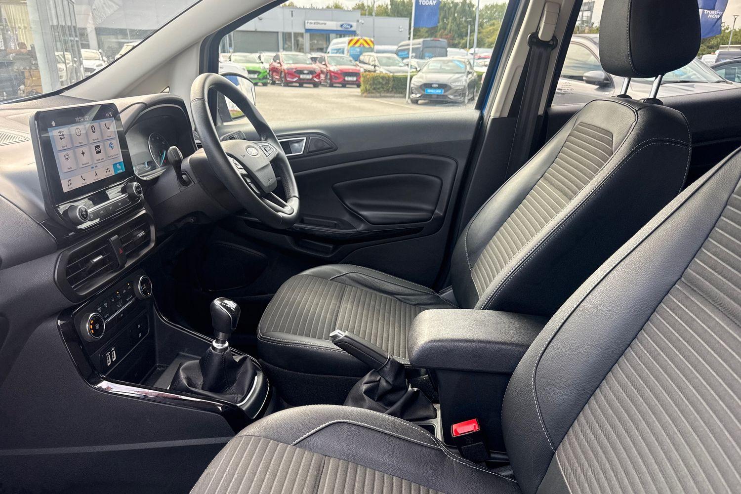 Ford ECOSPORT Photo 18