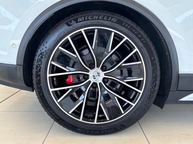PORSCHE Macan Photo 24