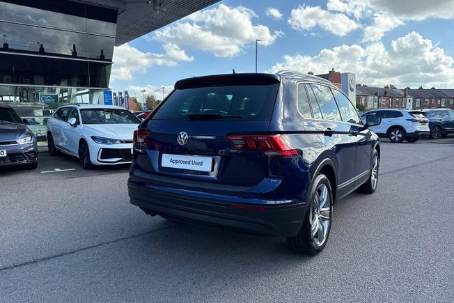 VOLKSWAGEN Tiguan Photo 24