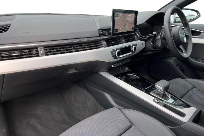 AUDI A4 Avant Photo 2
