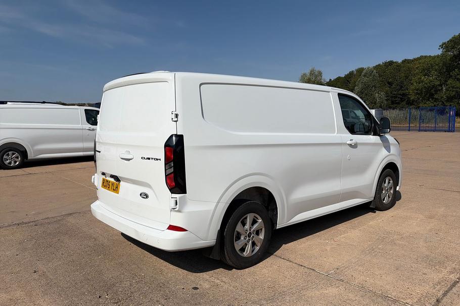 Used Ford TRANSIT CUSTOM RJ75YLH 24