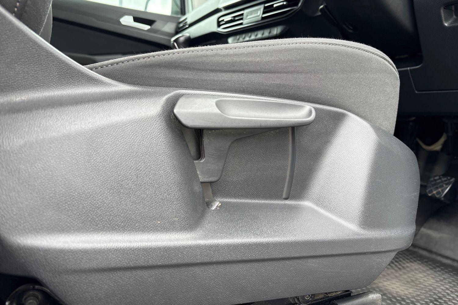 Ford TRANSIT CONNECT Photo 15