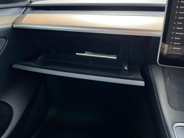 TESLA Model Y Photo autoimg-2a8c3cbc8042c5d63f8356b7cb300b4a42beebba.jpg