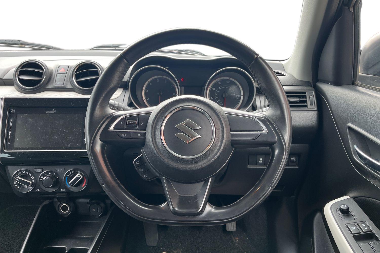 Suzuki SWIFT Photo 10