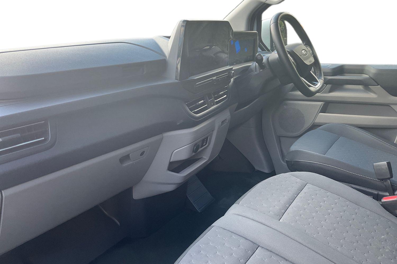 Ford E-Transit Custom Photo 2