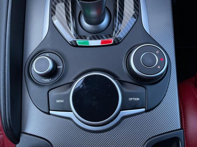 ALFA ROMEO Giulia Photo 45