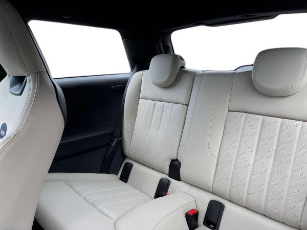 MINI Cooper Photo autoimg-2a9d1eddc7a01b25b24bc02a965a77b1fae3fda0.jpg