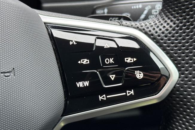 VOLKSWAGEN Tiguan Photo 17