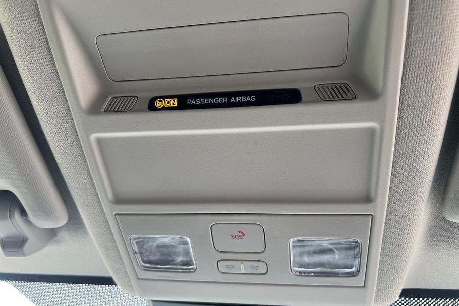 Used Ford E-TRANSIT CUSTOM HV75LZR 37