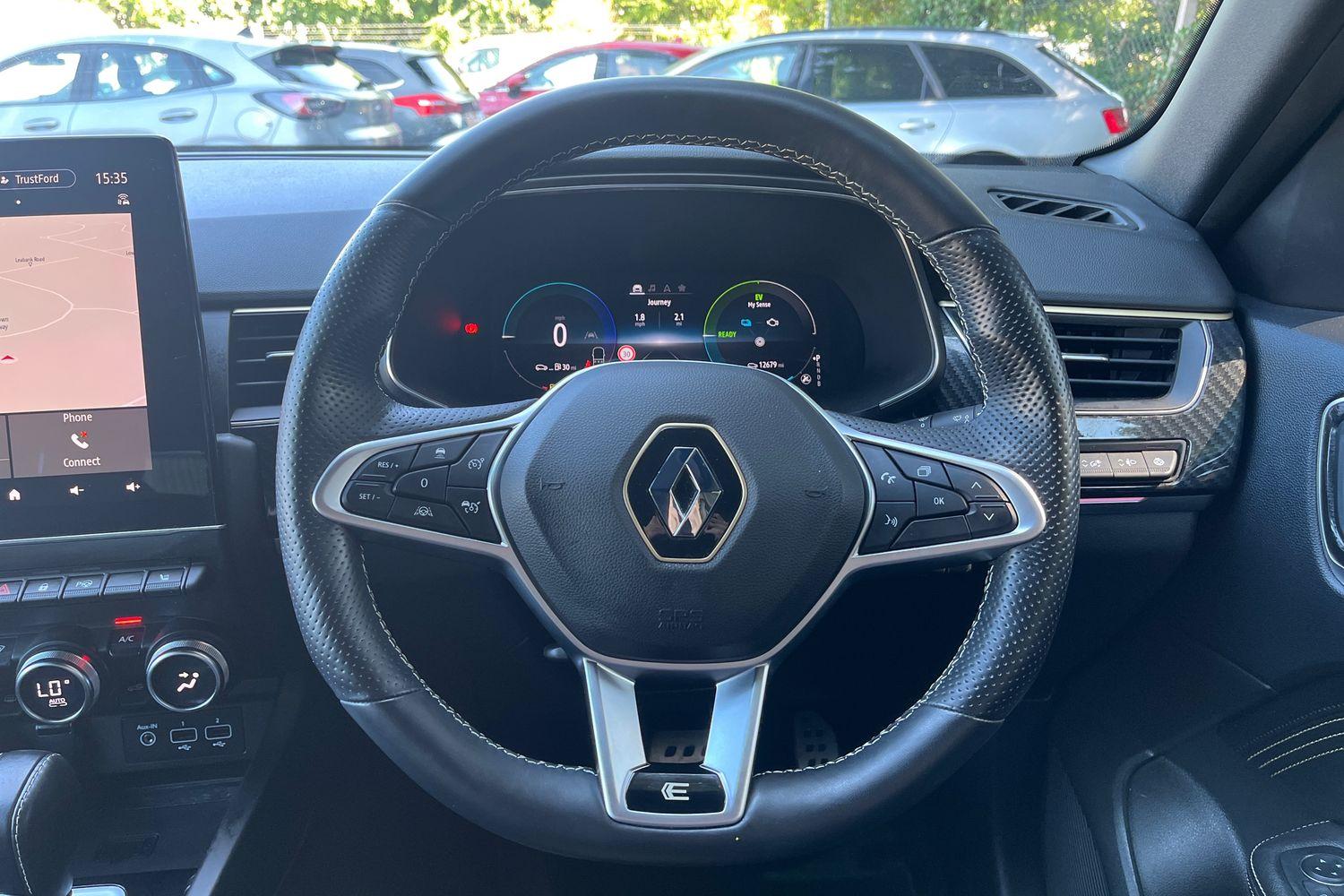 Renault ARKANA Photo 11