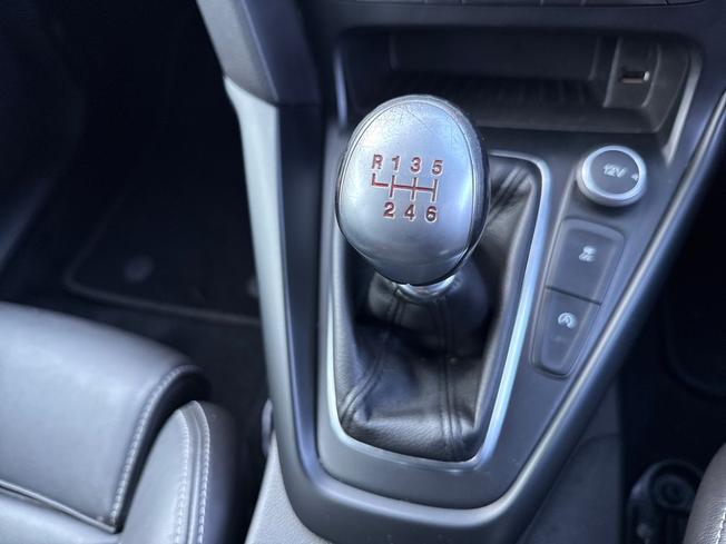 FORD Focus Photo 32