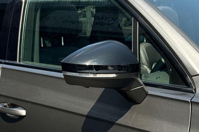 VOLKSWAGEN Touareg Photo 20