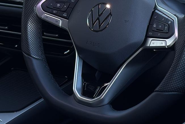 VOLKSWAGEN Passat Photo 43