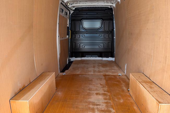 VOLKSWAGEN Crafter Photo 12