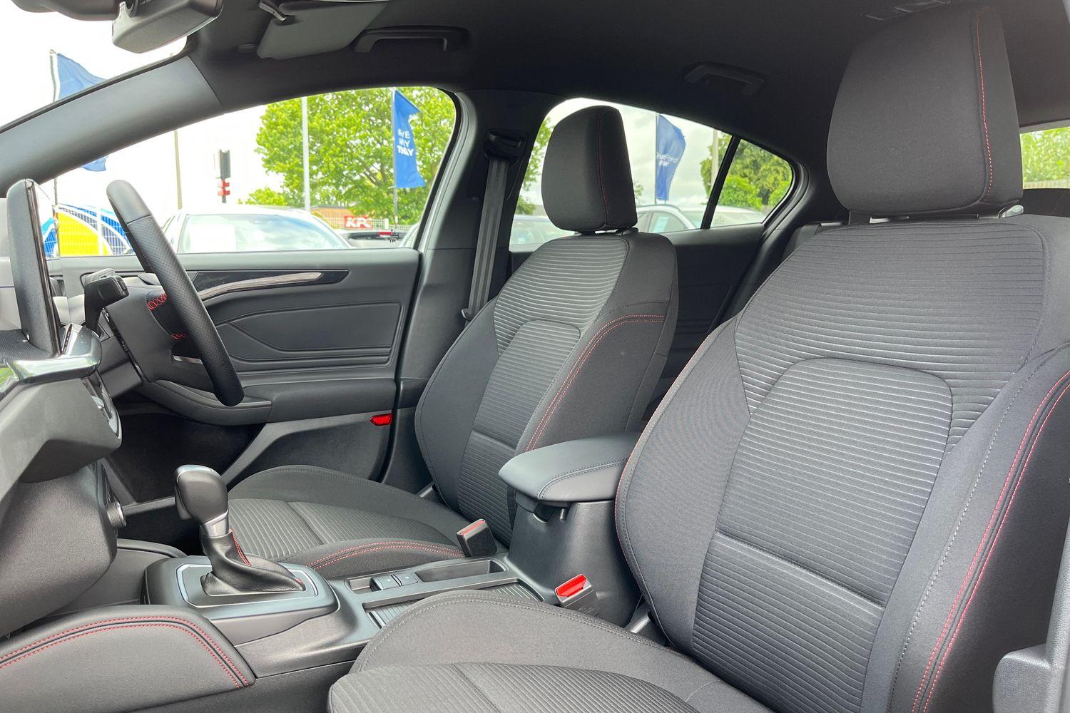 Ford Focus Photo 18