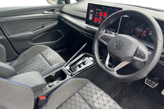 Volkswagen Golf Photo autoimg-2ab457342b090373aacdab8563184c31a4aa3df4.jpg