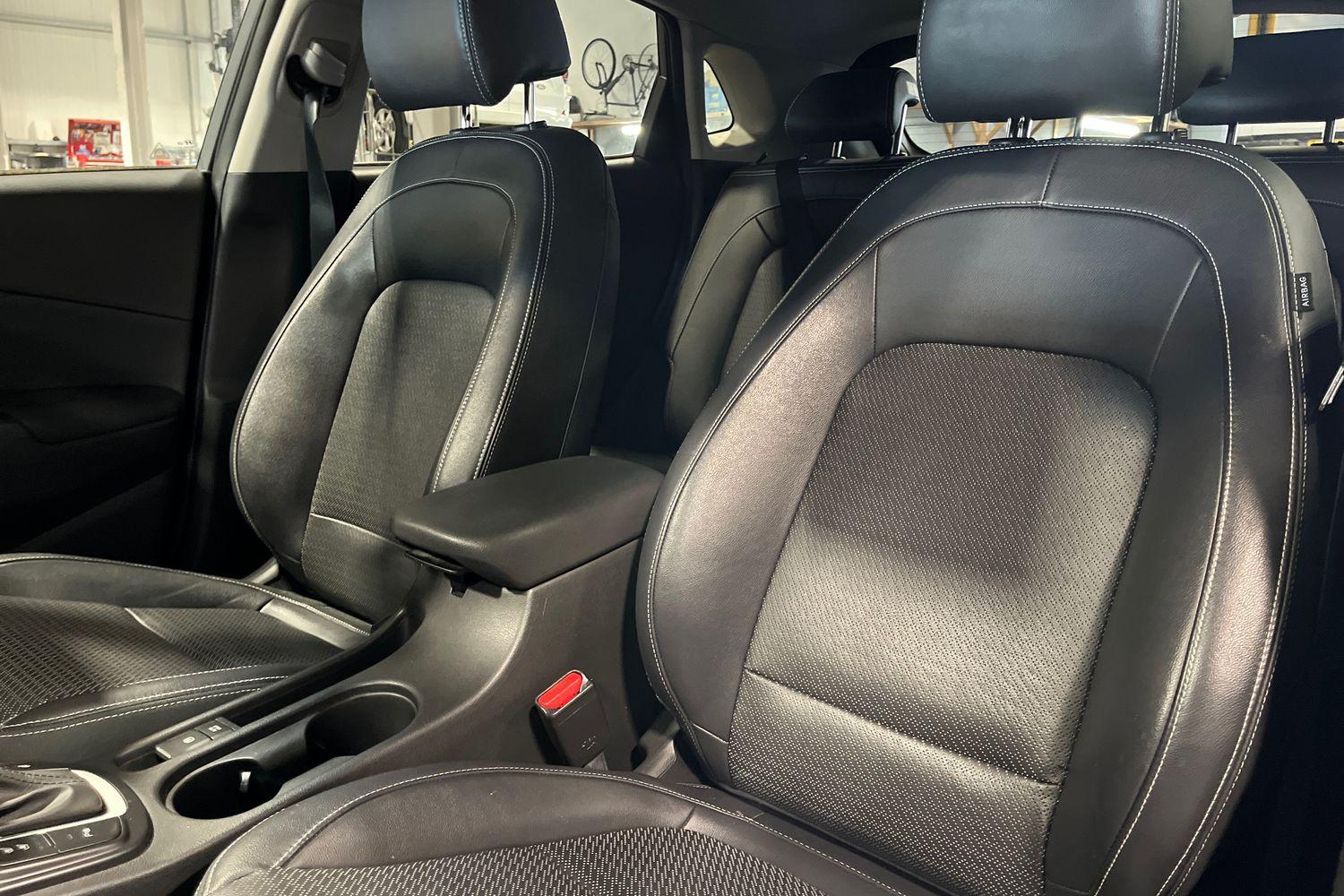 Hyundai KONA Photo 18