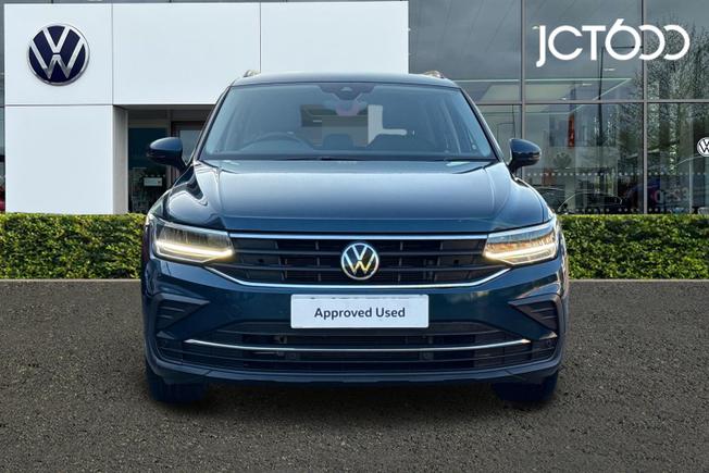 VOLKSWAGEN Tiguan Photo 8