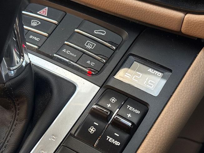 PORSCHE Macan Photo 31
