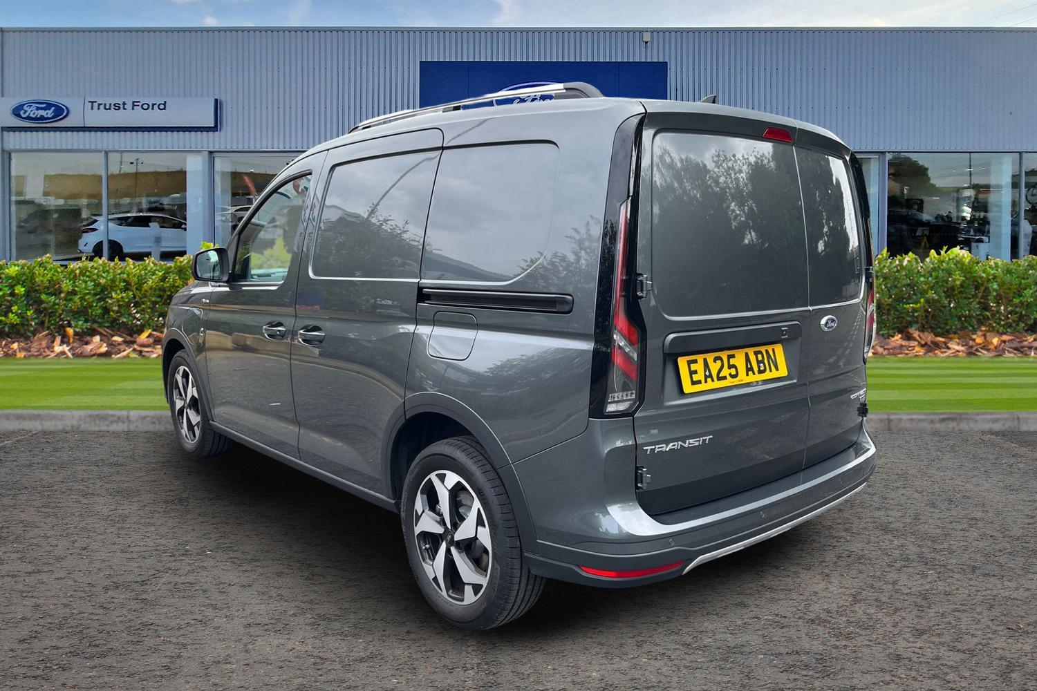 Ford TRANSIT CONNECT Photo 1
