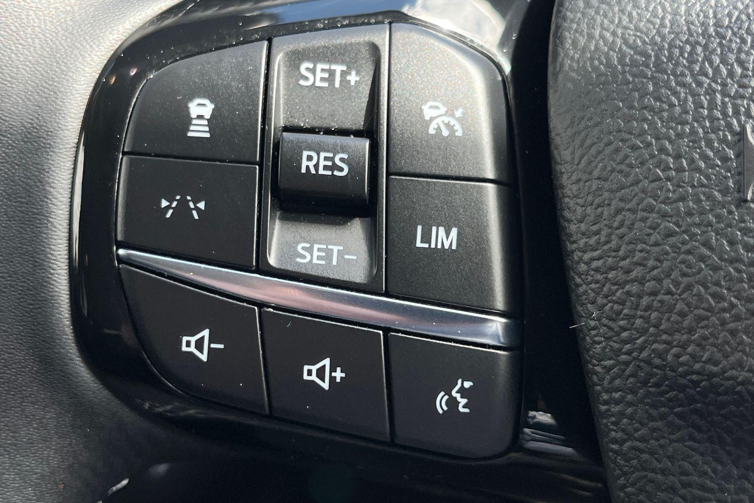 Ford KUGA Photo 24