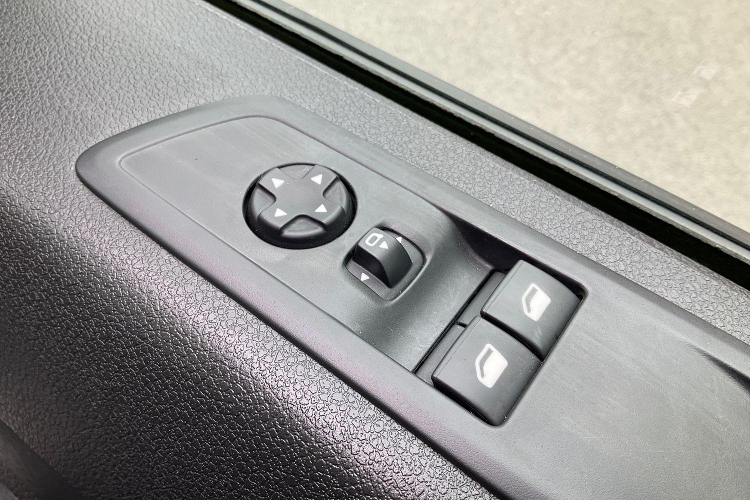 Vauxhall VIVARO LIFE Photo 15