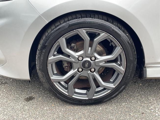 FORD Fiesta Photo 5