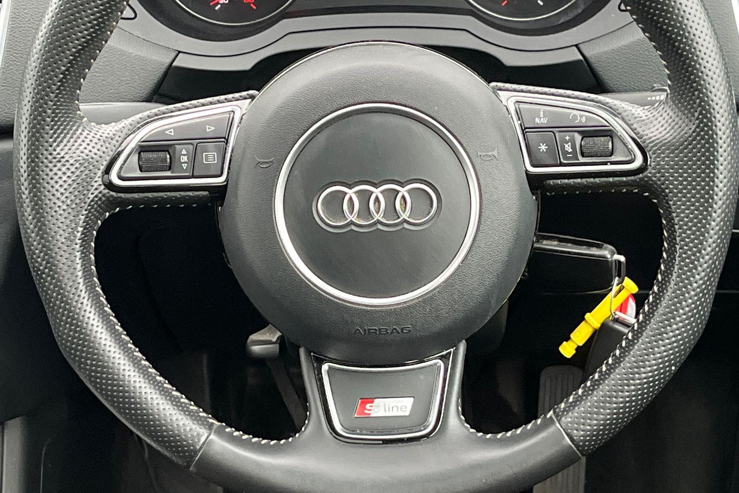 Audi Q3 Photo 11