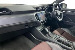 AUDI Q3 Photo 2
