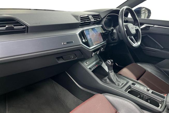 AUDI Q3 Photo 2