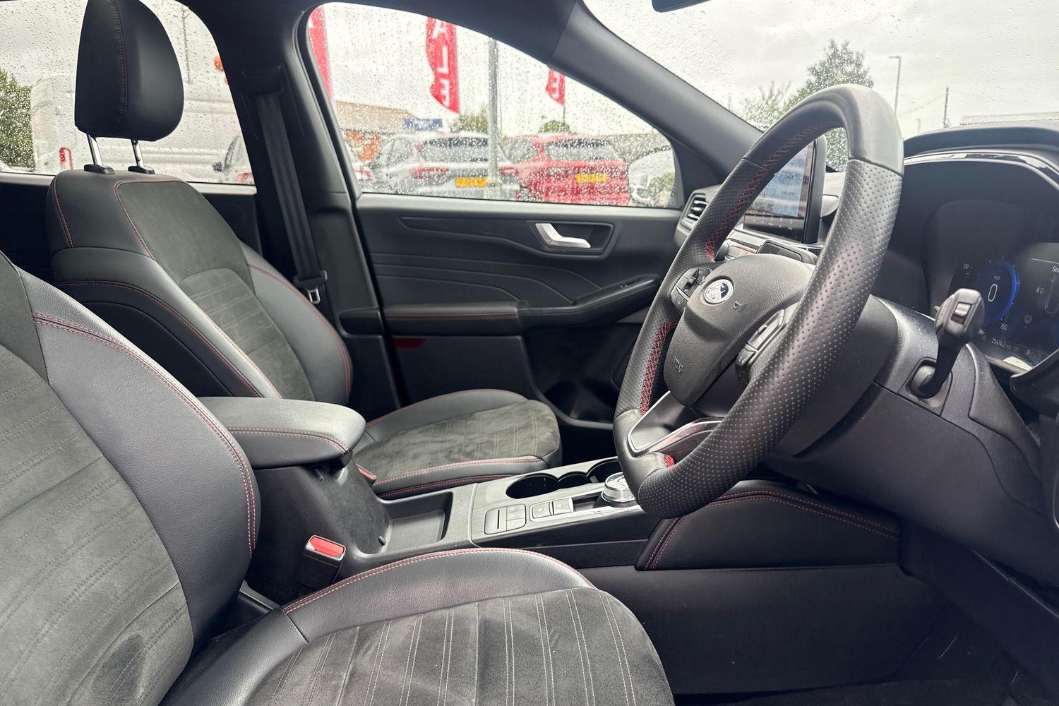 Ford KUGA Photo 16