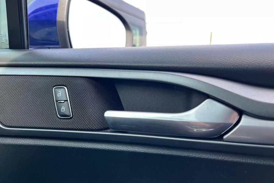 Ford MONDEO Photo autoimg-2adb7c9b4cdc8deb47e6c6a1d592ab5b8d7e62c8.jpg