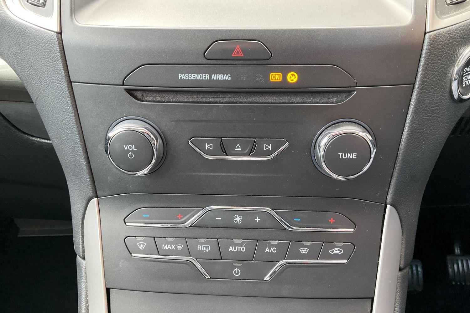Ford GALAXY Photo 26
