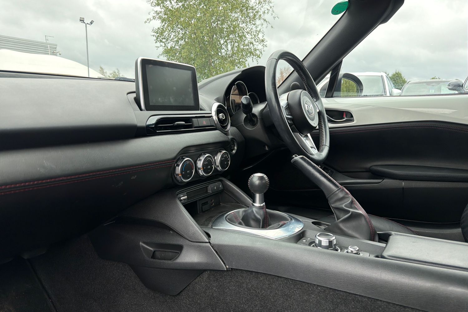 Mazda MX-5 Photo 17