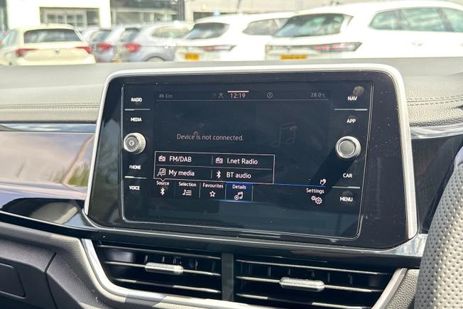VOLKSWAGEN T-Roc Photo 43