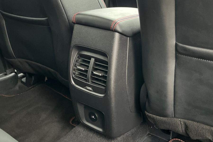 Ford Kuga Photo autoimg-2adf9640232a0df00dfe22a854e6cbe2dd3cbae4.jpg