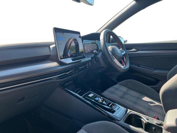 Volkswagen Golf Photo autoimg-2adff32c62603c0a18ec15b50839d50d1f6d4380.jpg